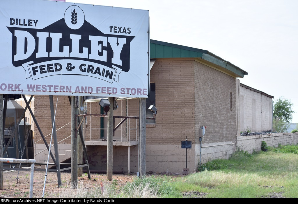 Dilley TX Feed Distributor